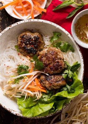  Bún Chả: En festlig blandning av grillade köttbullar och risnudlar som kryddas med en söt-kryddig nuoc cham sås