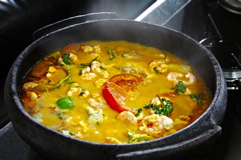  Moqueca de Camarão: En Krämig Köttfärsgryta från Salvador som Exploderar av Tropisk Smak