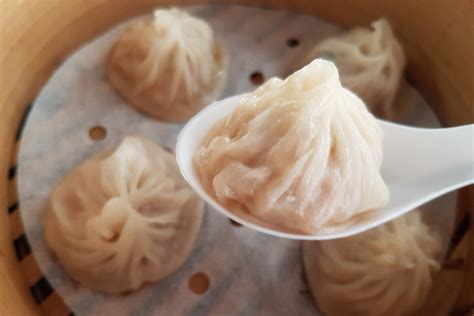  Xiaolongbao – En explosiv smakbomb av mört deg och smakrik fyllning!