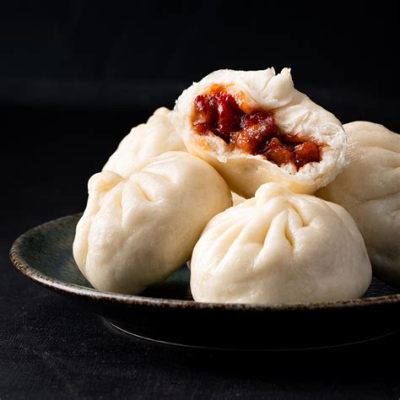  Zhoukou Steamed Bun: En aromatisk upplevelse av möra fyllningar och perfekt ångad deg!